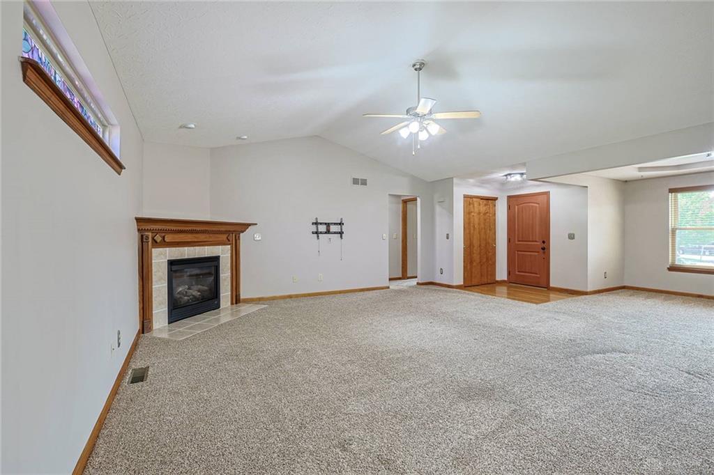 5984 Tyler Point Property Photo 6