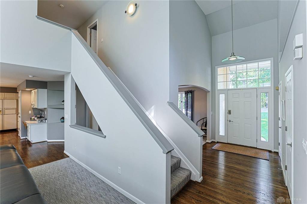 5748 Golf Crest Property Photo 6
