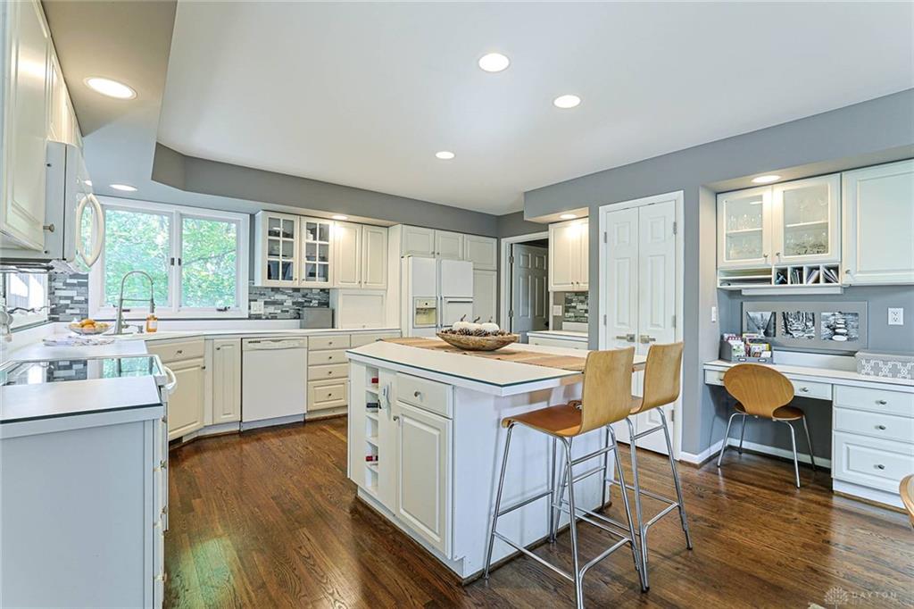5748 Golf Crest Property Photo 17
