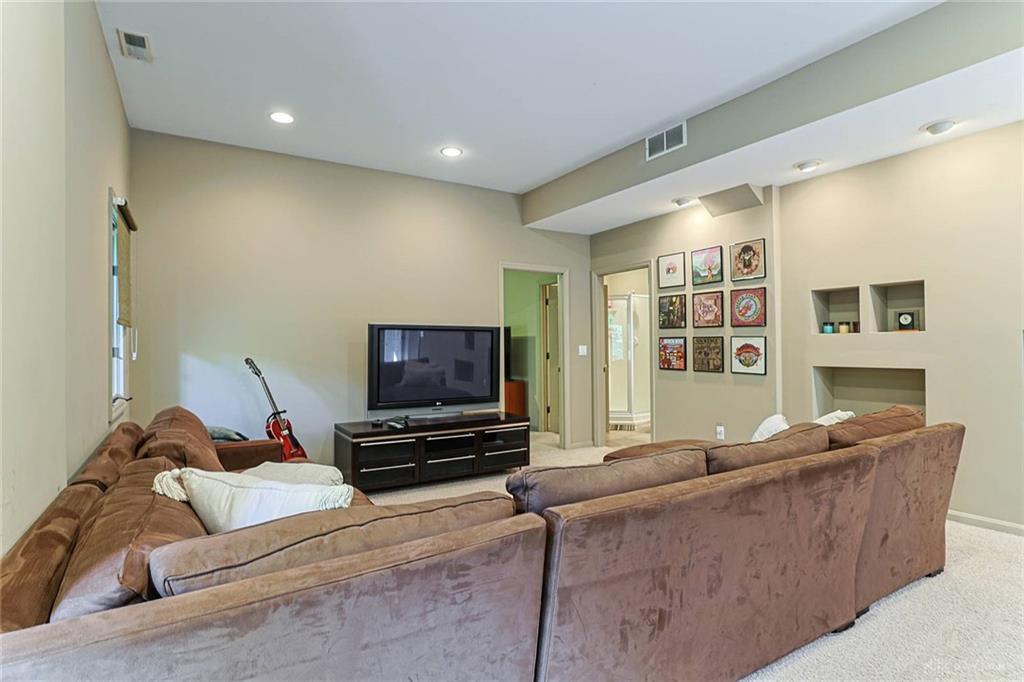 5748 Golf Crest Property Photo 35