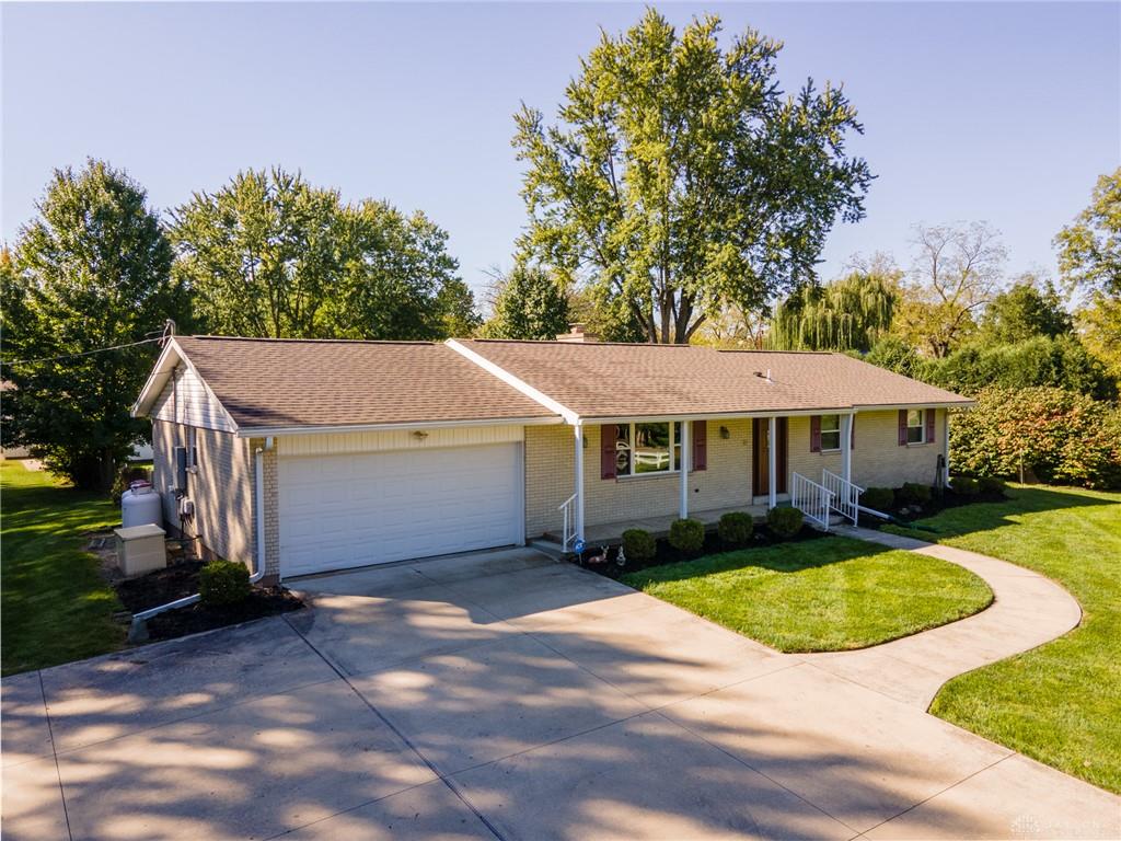 920 E Shoop Property Photo 4