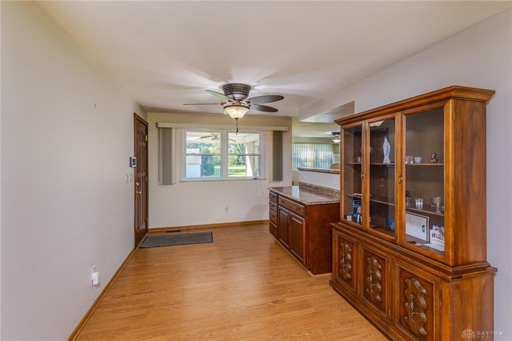 920 E Shoop Property Photo 10