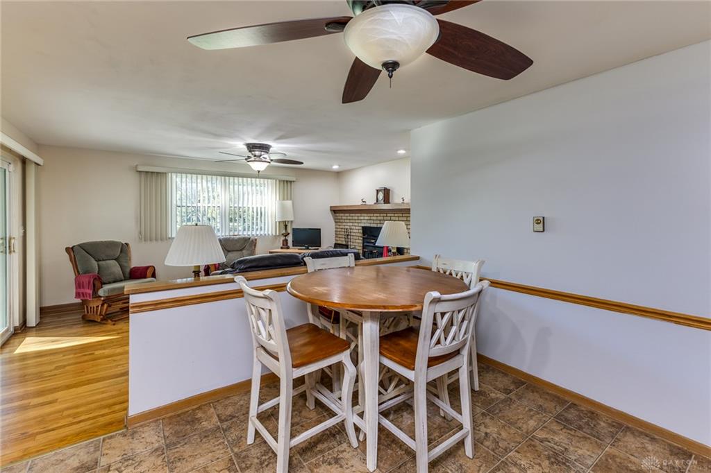 920 E Shoop Property Photo 14