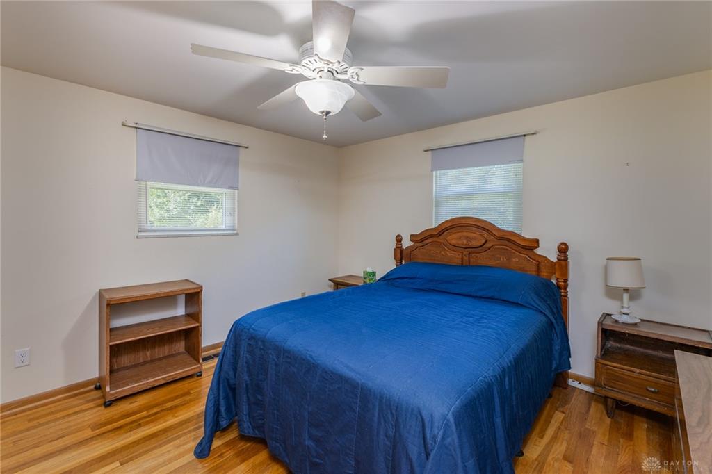 920 E Shoop Property Photo 17