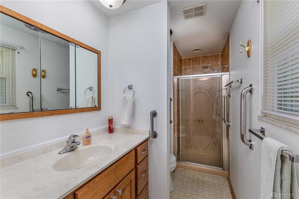 920 E Shoop Property Photo 19