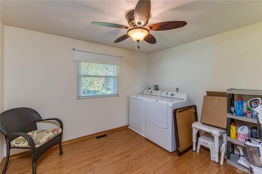 920 E Shoop Property Photo 23