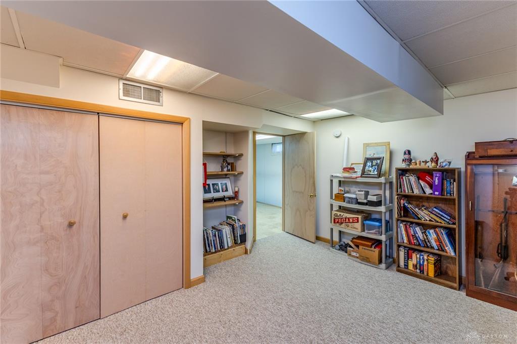 920 E Shoop Property Photo 30