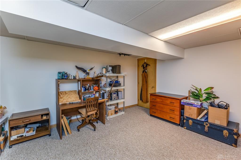 920 E Shoop Property Photo 31