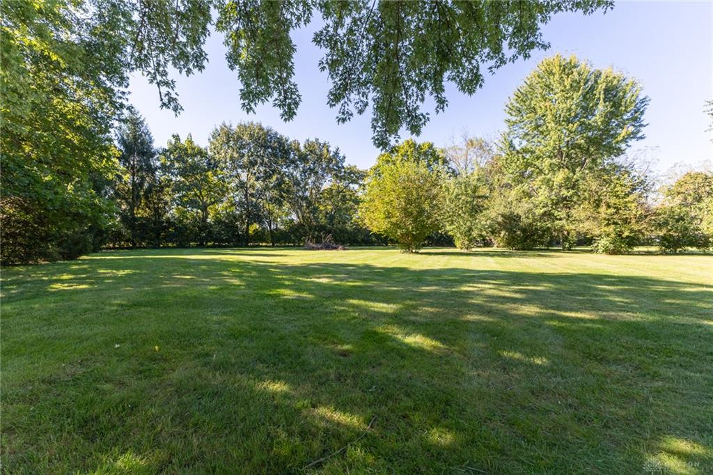 920 E Shoop Property Photo 41