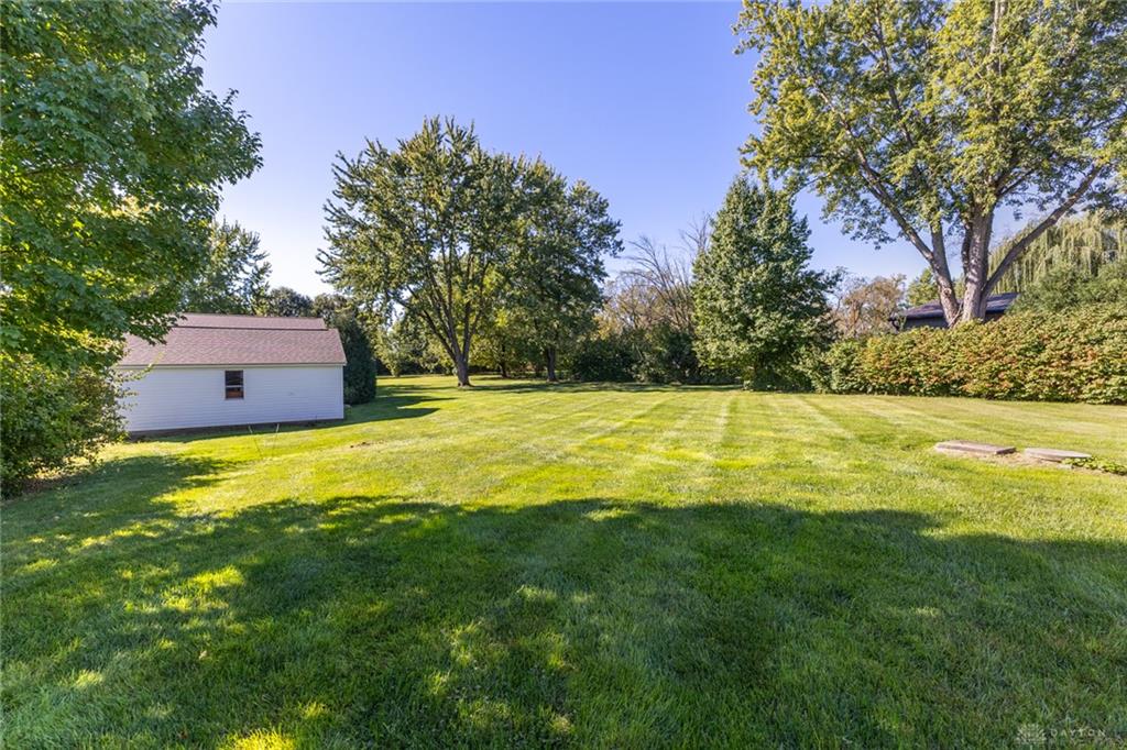 920 E Shoop Property Photo 45
