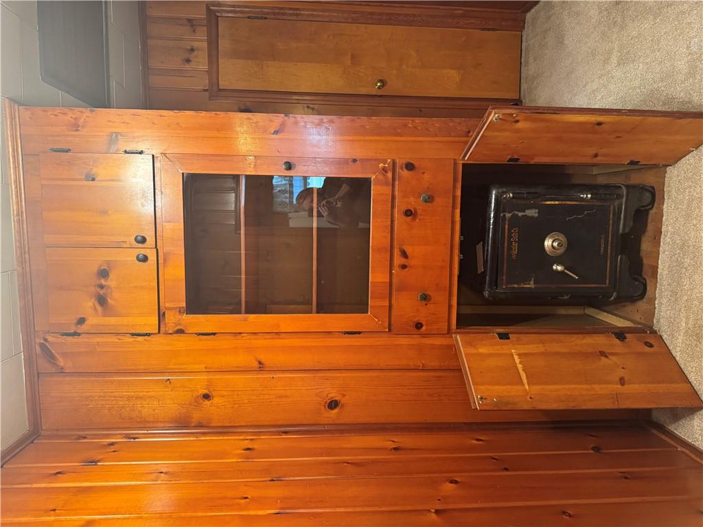 421 S Counts Property Photo 4