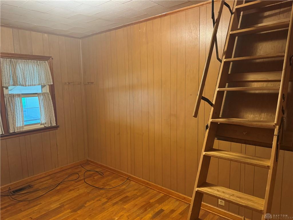421 S Counts Property Photo 6