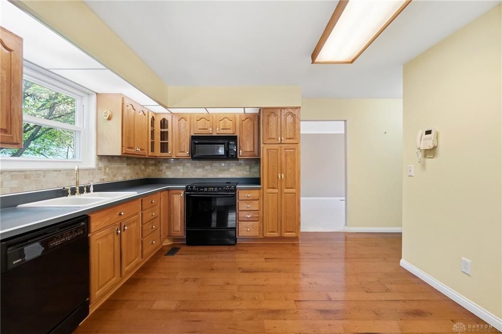 2543 Marigold Property Photo 9