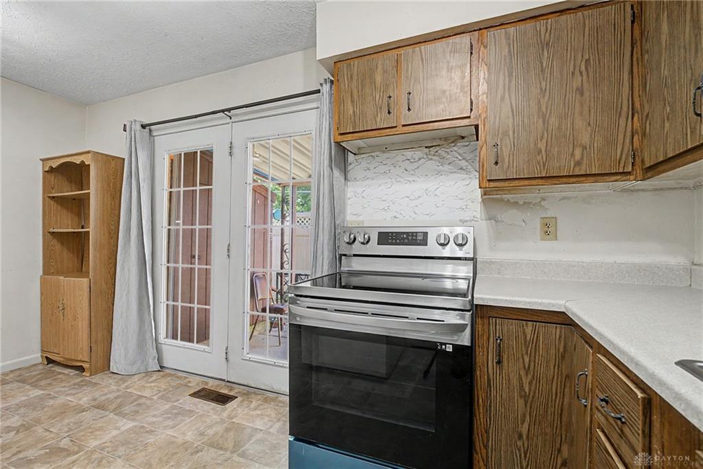 1034 Frederick Property Photo 14