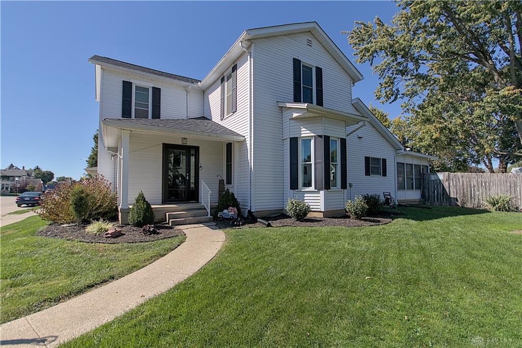 106 E Monument Property Photo 1