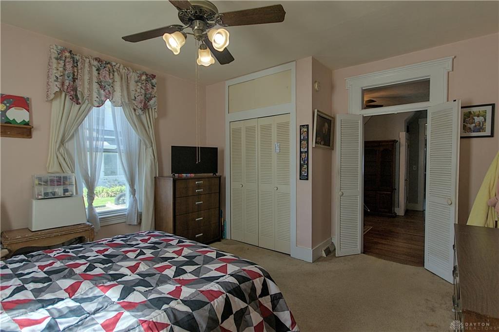 106 E Monument Property Photo 16