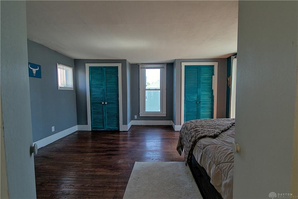 106 E Monument Property Photo 28
