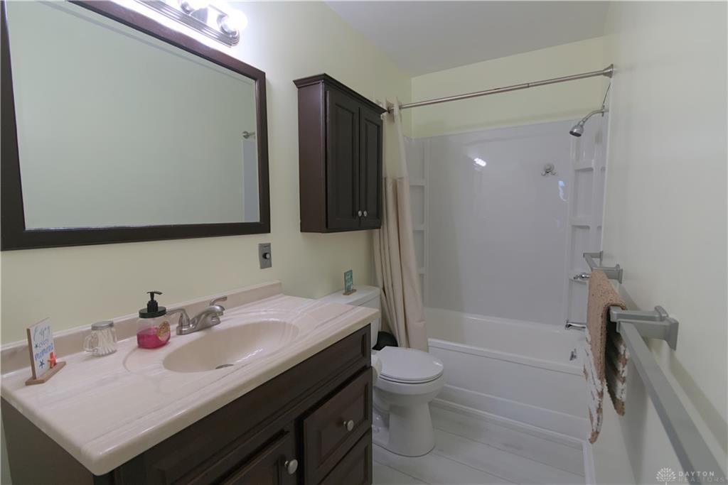 106 E Monument Property Photo 31