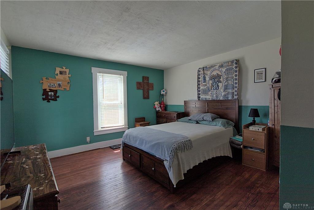 106 E Monument Property Photo 32