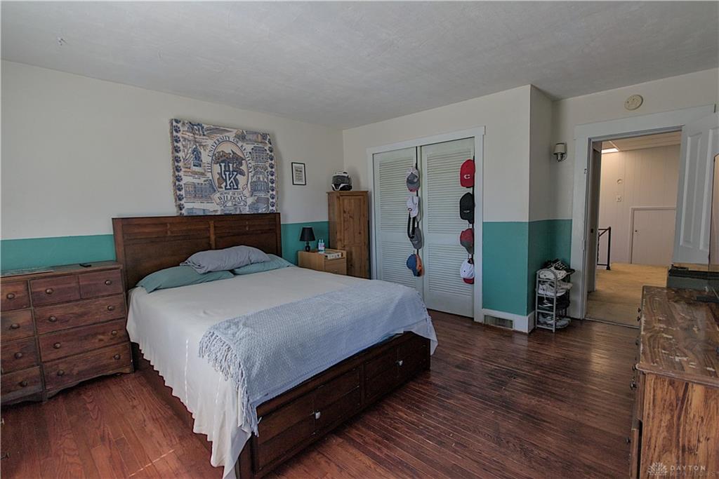 106 E Monument Property Photo 33