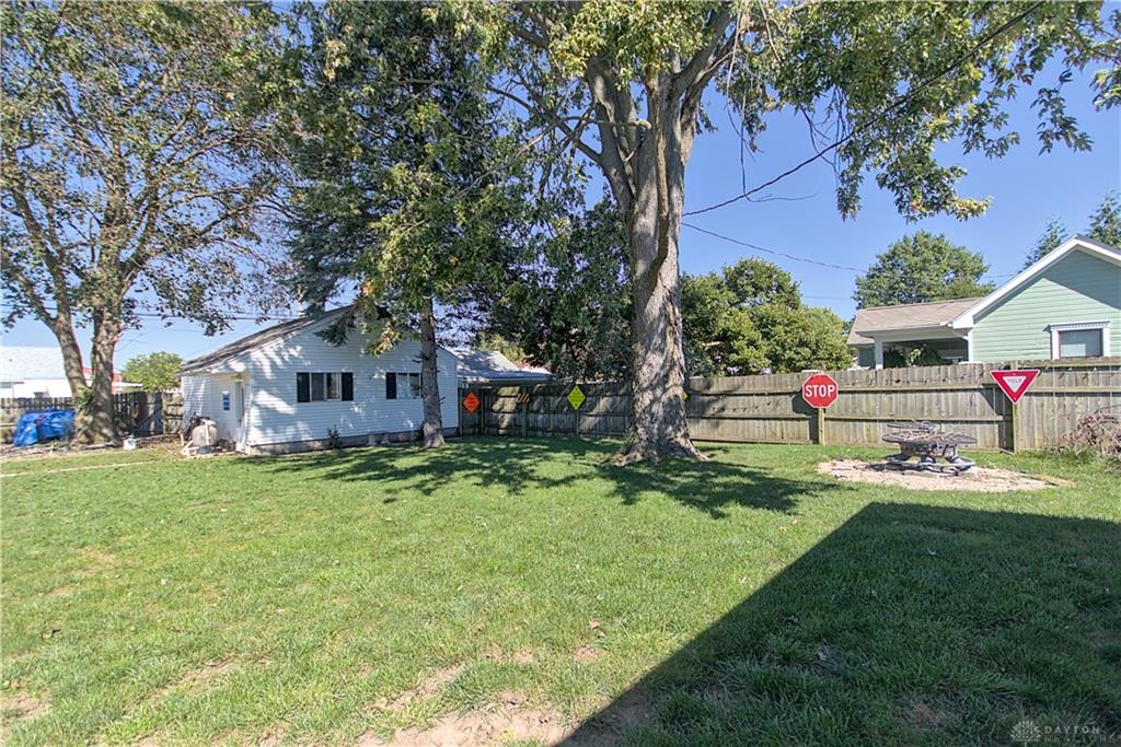 106 E Monument Property Photo 40