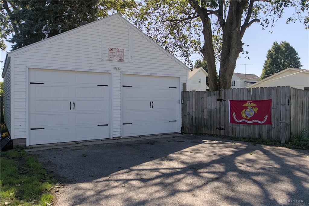 106 E Monument Property Photo 41