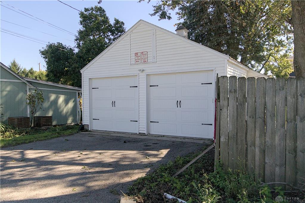 106 E Monument Property Photo 42