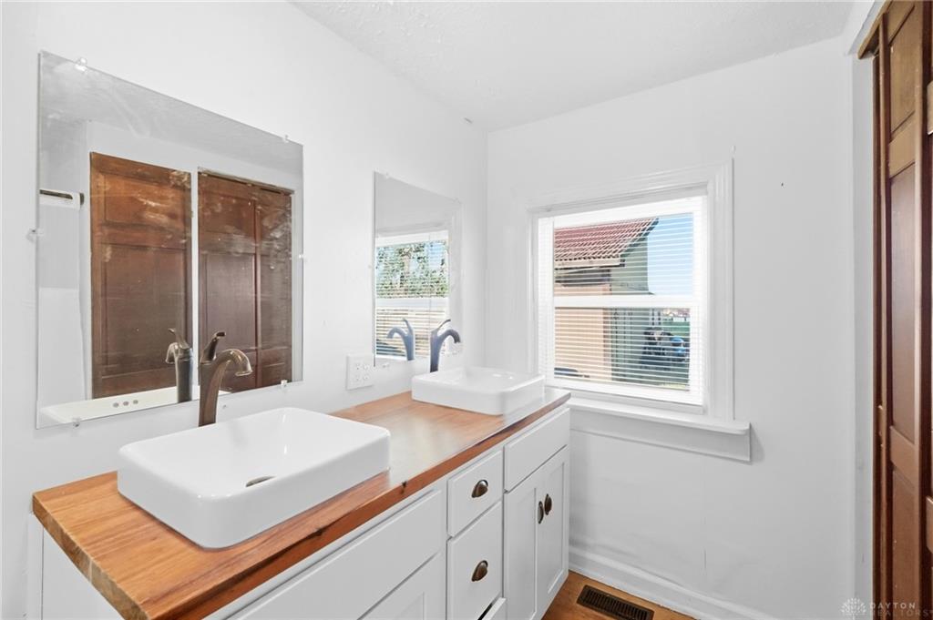 3725 Clearview Property Photo 20