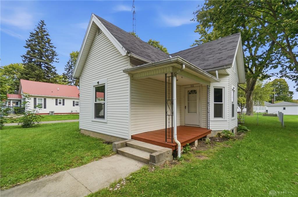 111 Maple Property Photo 1