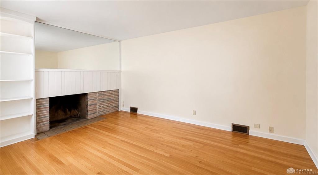 1032 Hampshire Property Photo 4