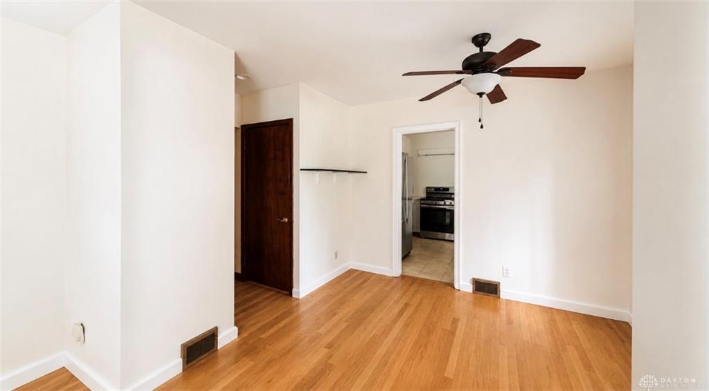 1032 Hampshire Property Photo 5