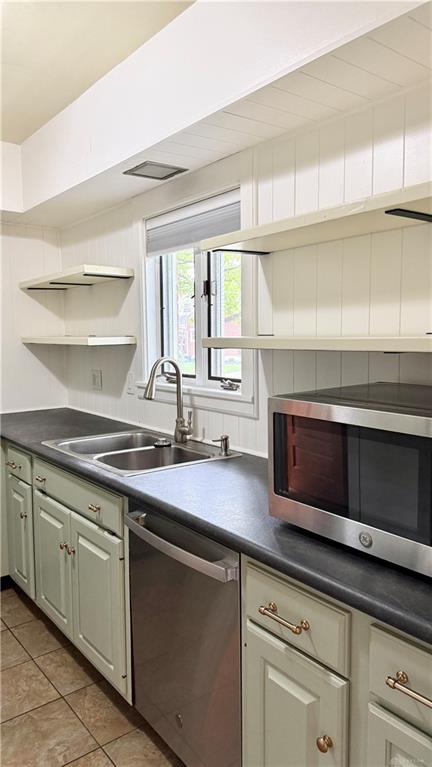 1032 Hampshire Property Photo 9