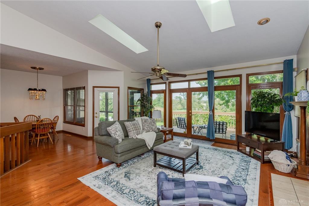 30 Heatherglen Property Photo 6