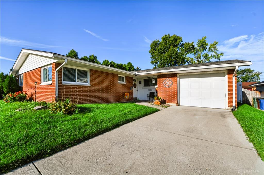 1221 Linda Property Photo 4