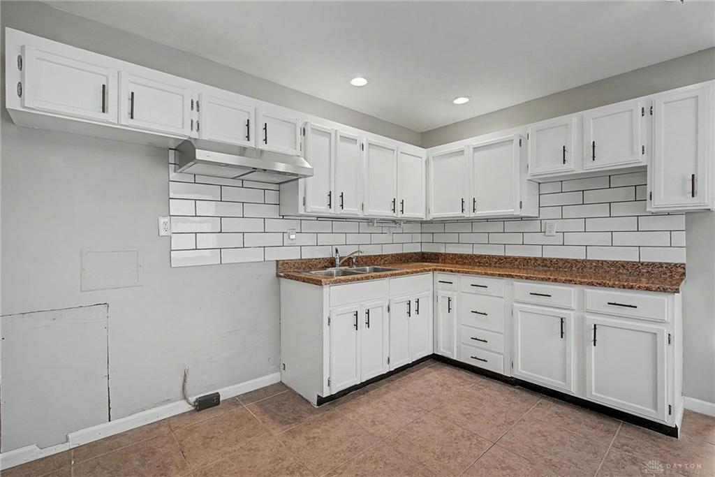 179 Southview Property Photo 9