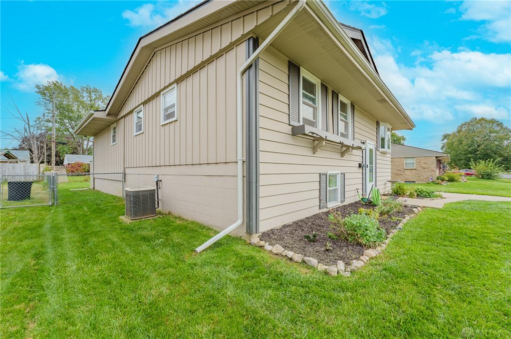 549 Locust Property Photo 3
