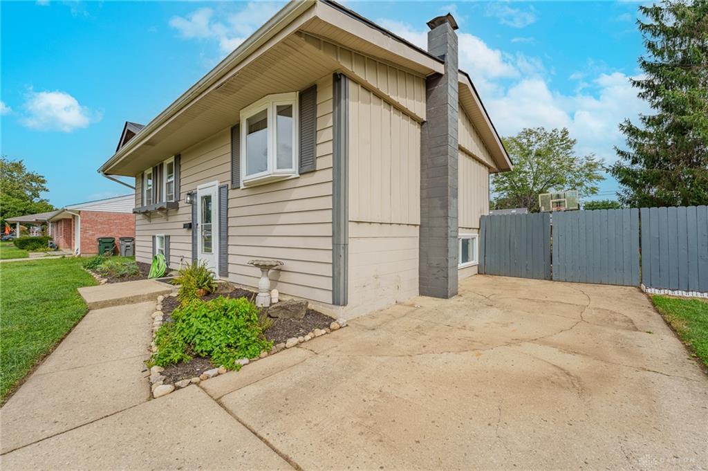 549 Locust Property Photo 4