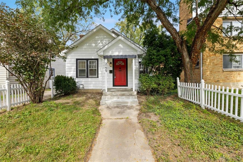 245 Victor Property Photo 2