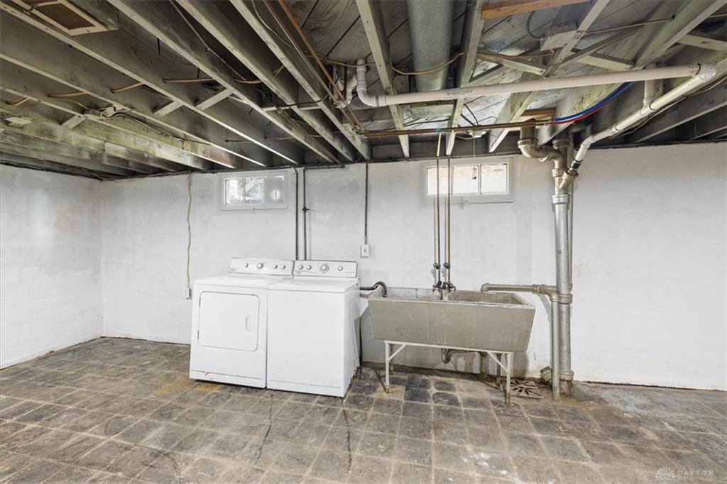 245 Victor Property Photo 33
