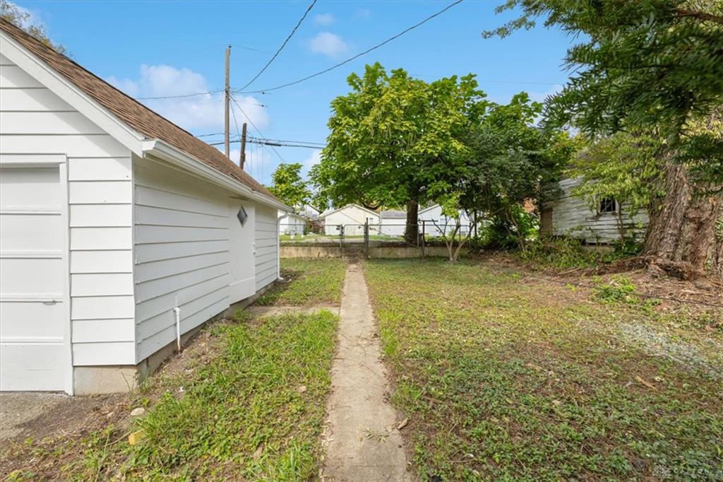 245 Victor Property Photo 36