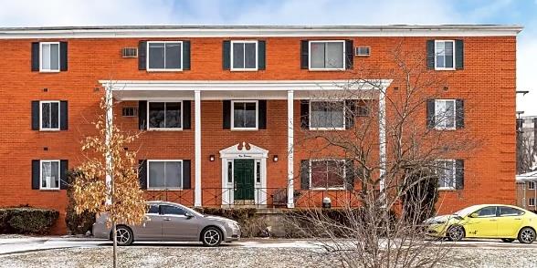200 Central Property Photo 1