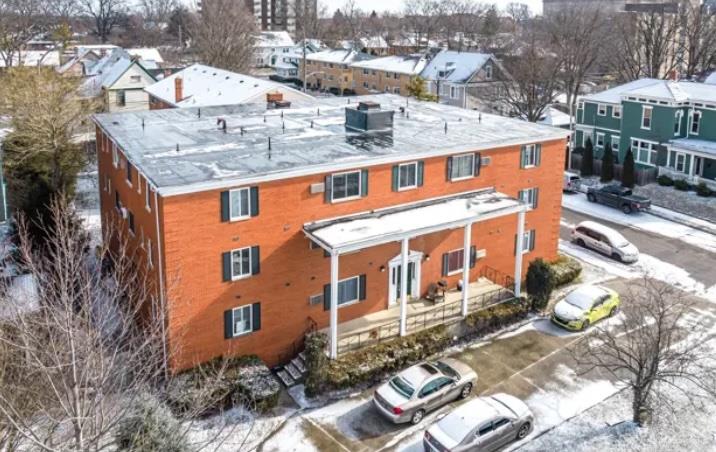 200 Central Property Photo 12