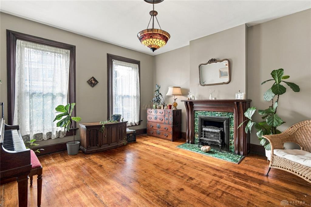 247 Oak Property Photo 5