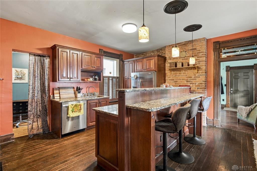 247 Oak Property Photo 9