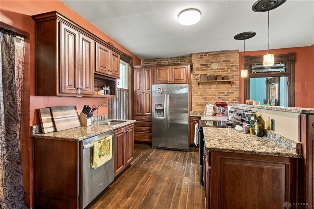 247 Oak Property Photo 14