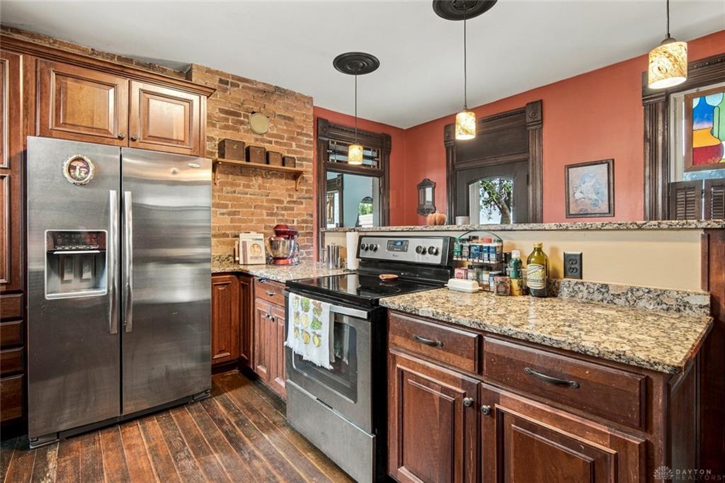 247 Oak Property Photo 16