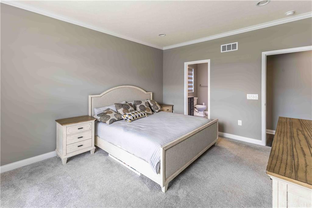 498 Carleton Property Photo 4