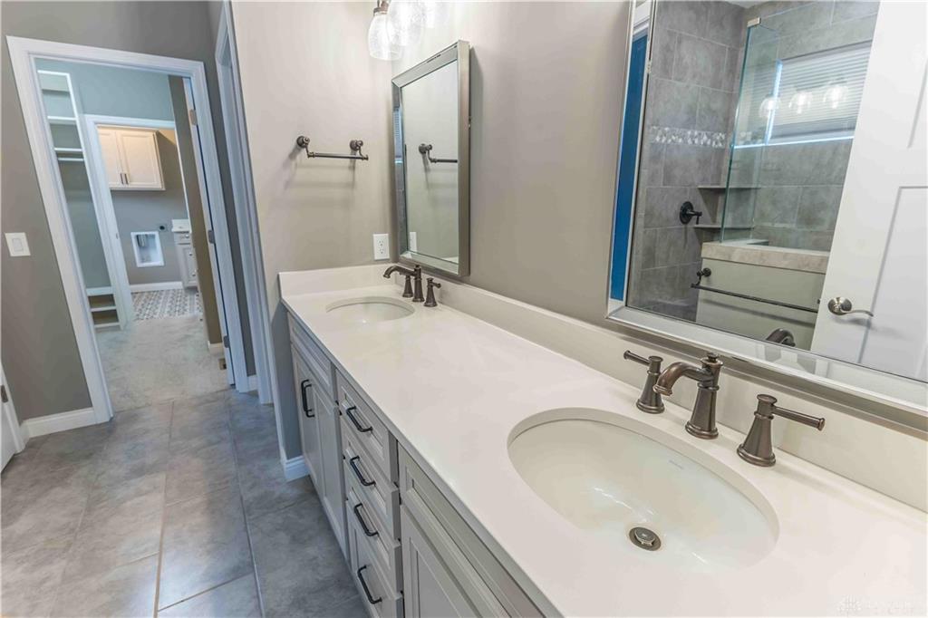 498 Carleton Property Photo 12