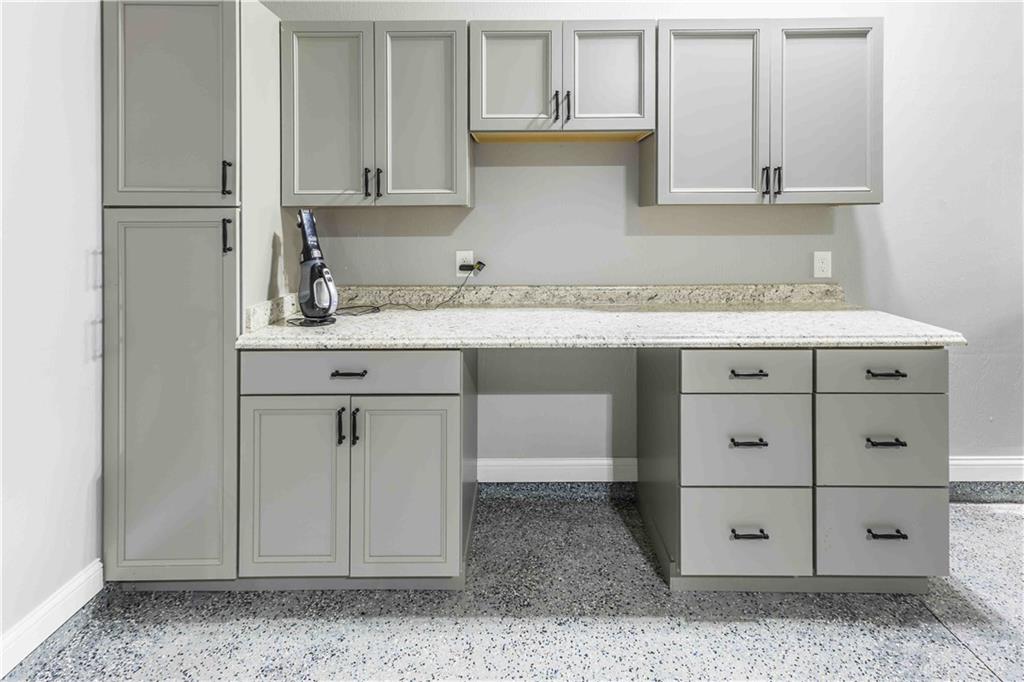 498 Carleton Property Photo 17