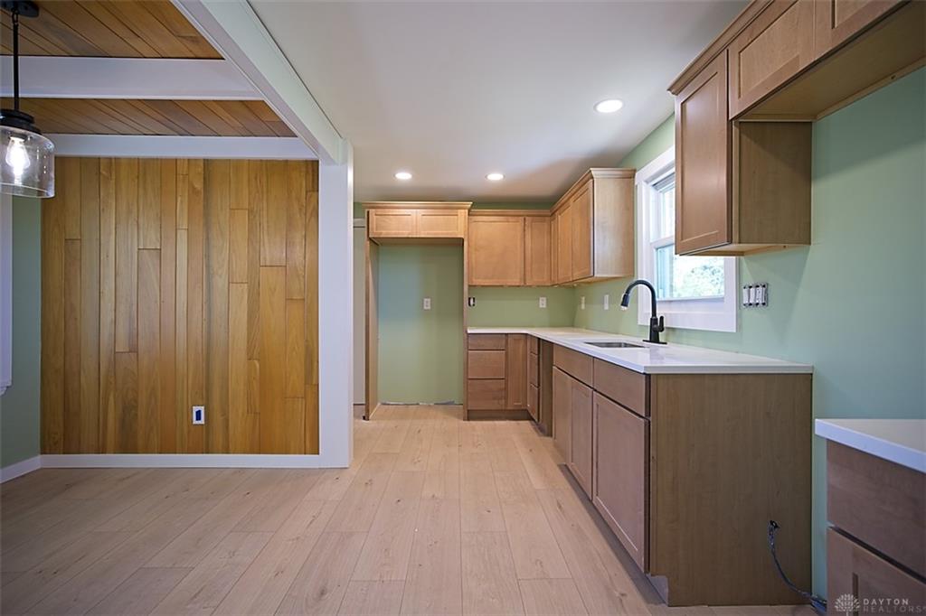 143 S Dorset Property Photo 3